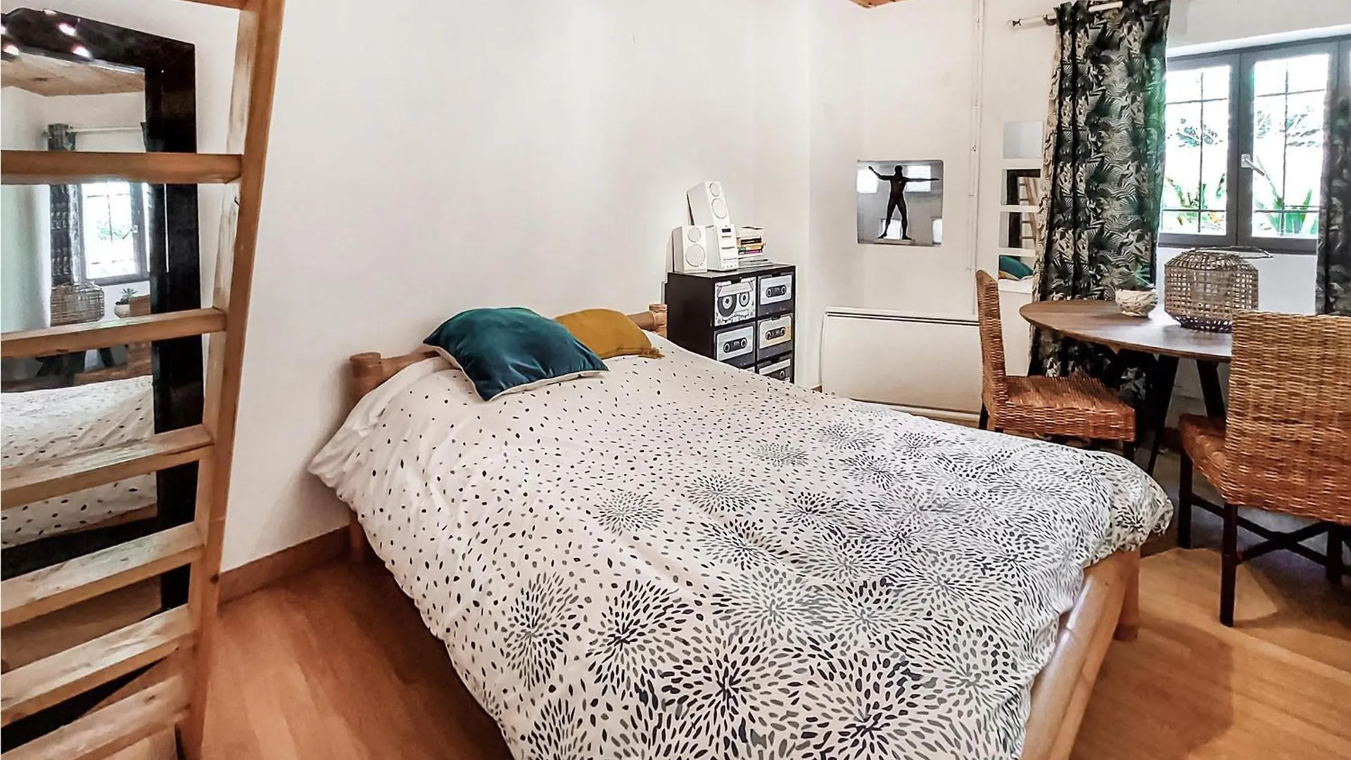 3 Bedroom Amazing Home In Saint Cyr Sur Mer Holiday home Saint-Cyr-sur-Mer