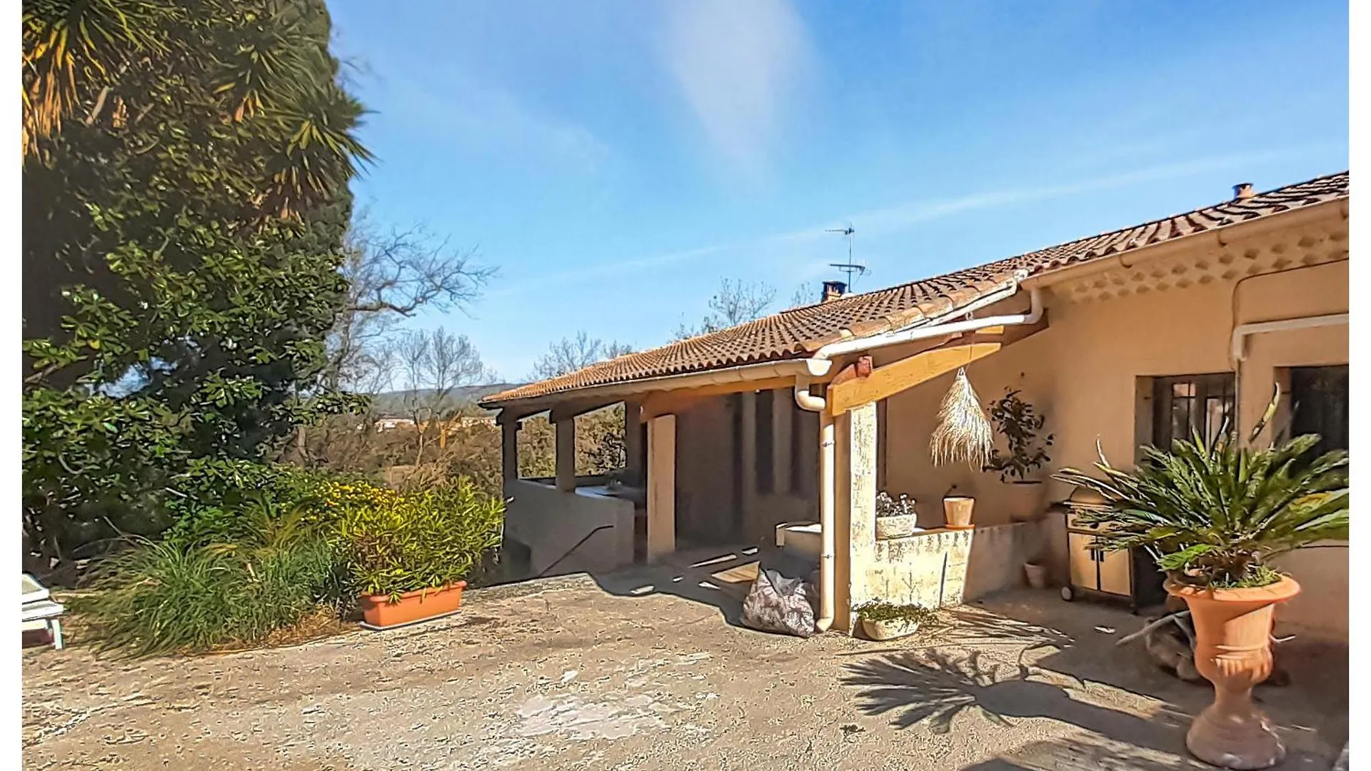 3 Bedroom Amazing Home In Saint Cyr Sur Mer location